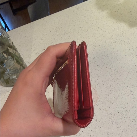 Kate Spade Cedar Street Lacey Patent
Leather Red Wallet 🔴pre-owned - Picture 2 of 11